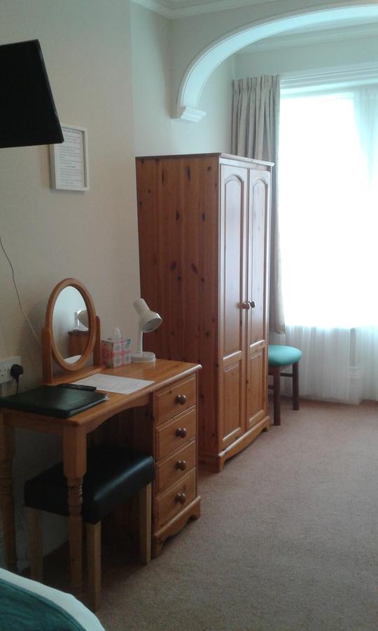 Bed and breakfast By The Sea 3*
