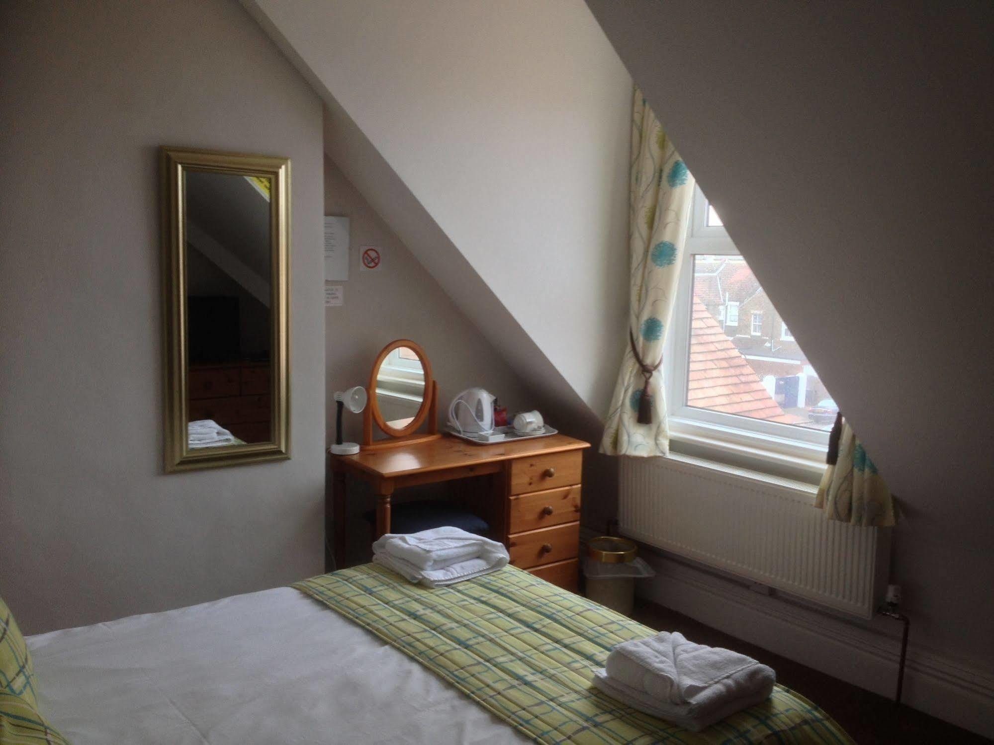 By The Sea Bed and breakfast Torneo de Eastbourne