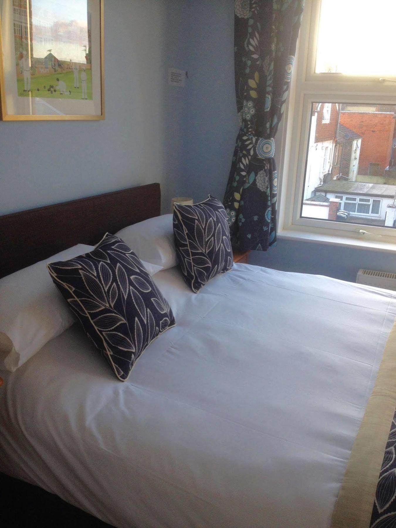 By The Sea Bed and breakfast 3*