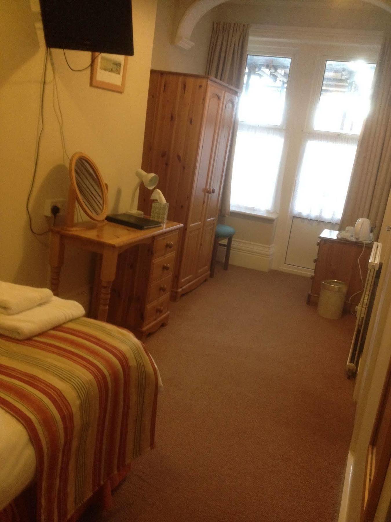 Bed and breakfast By The Sea 3*